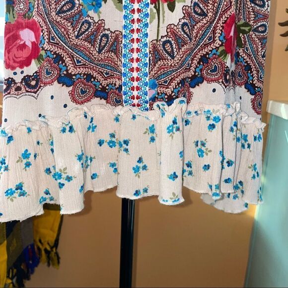 Bila ivory boho V neck tassel top high low hem size Med - Picture 4 of 10